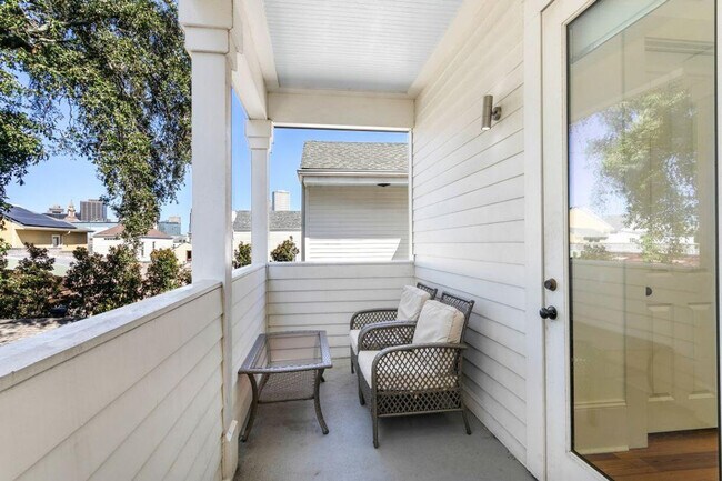 Building Photo - 1501 Robert C. Blakes Sr. Dr