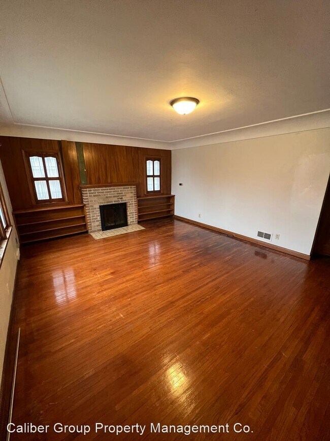 Building Photo - 4 br, 2 bath House - 2515 Iowa St