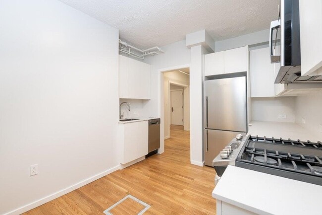 Photo - 19 Forest St Apartment