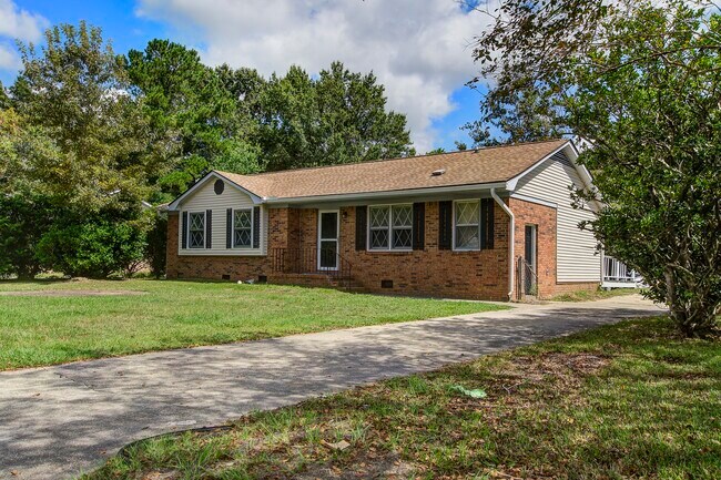Building Photo - 7620 Hillview Ln