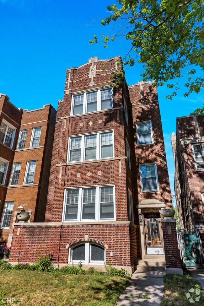 Building Photo - 6528 N Bosworth Ave