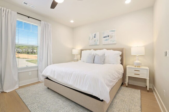 Building Photo - 1416 S Duncan Ave