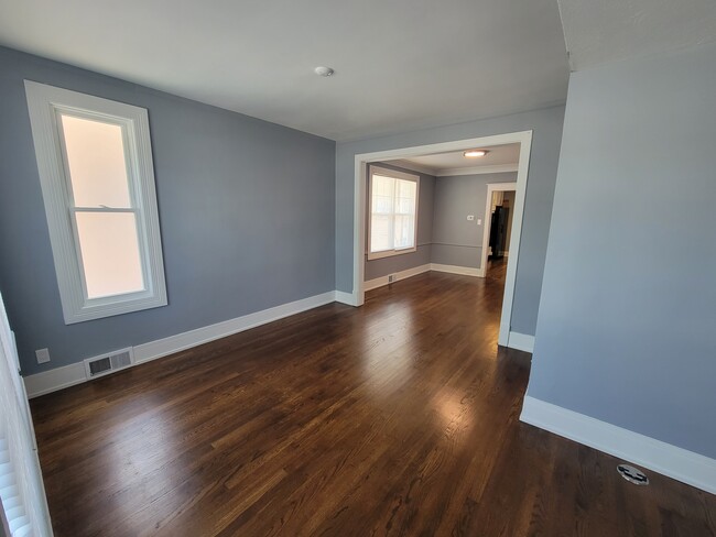 Building Photo - 2310 N 75th Ave