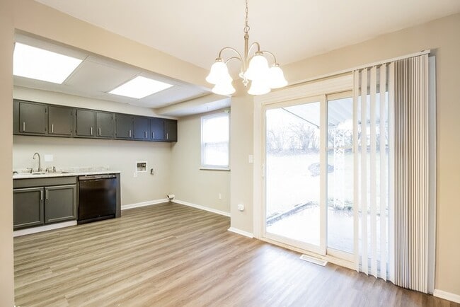 Building Photo - 10098 Windswept Ln