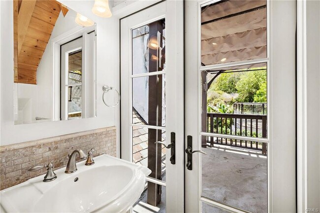 Foto del edificio - 537 Canyon Acres Dr