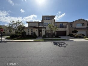 Building Photo - 64 Chasma
