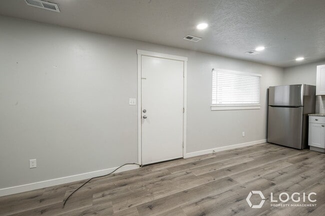 Building Photo - 138 S 300 W