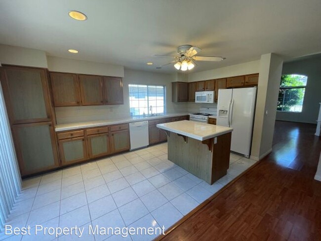 Building Photo - 4 br, 3 bath House - 5528 Andromeda Circle