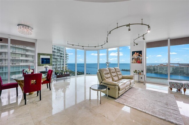Foto del edificio - 300 South Pointe Dr