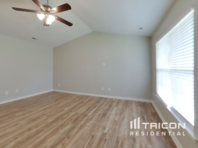 Building Photo - 2431 Fairstone Avenue Charlotte NC