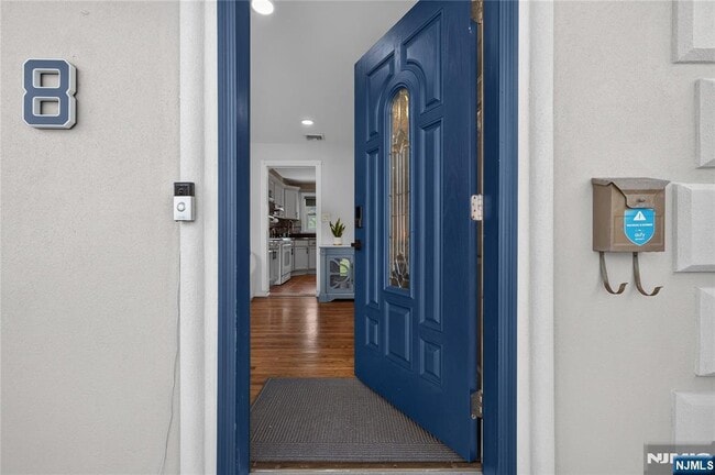 Building Photo - 8 Coyles Ct