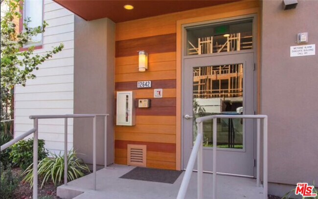 Foto del edificio - 12642 Sandhill Ln