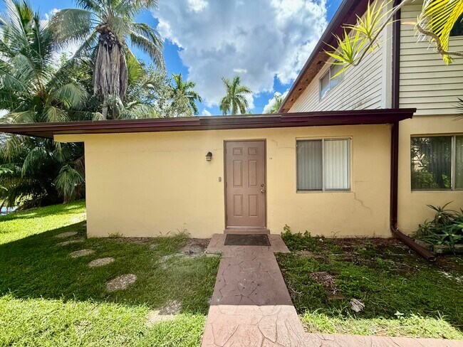 Foto del edificio - 3741 NW 84th Ave
