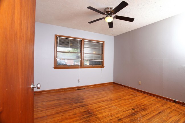 Foto del edificio - 6441-6445 E Castle Dr