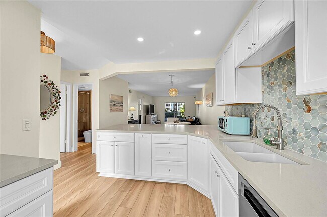 Foto del edificio - 2731 NE 14th St