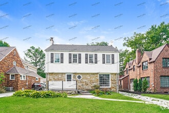 Building Photo - 26747 Russell Rd