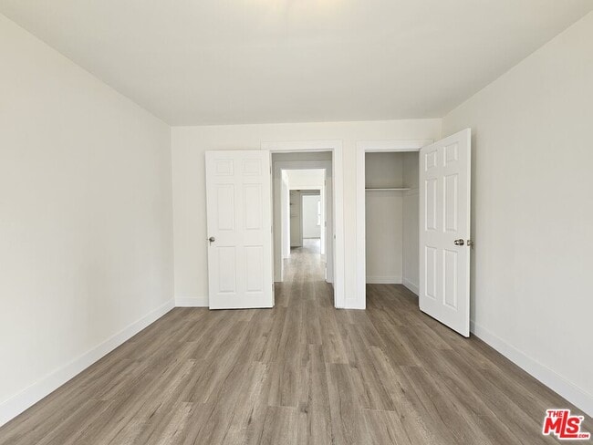 Building Photo - 138 N Kingsley Dr