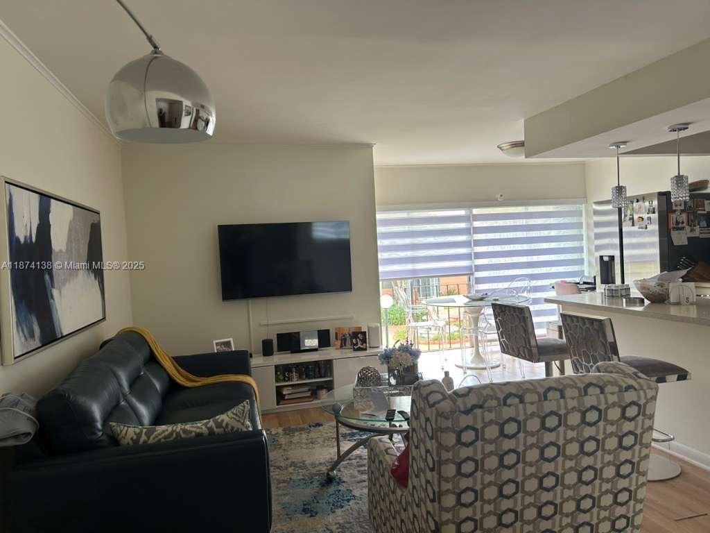 Foto principal - 9350 W Flagler St