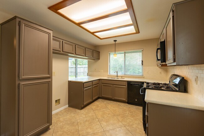 Building Photo - 12034 Paddock Way