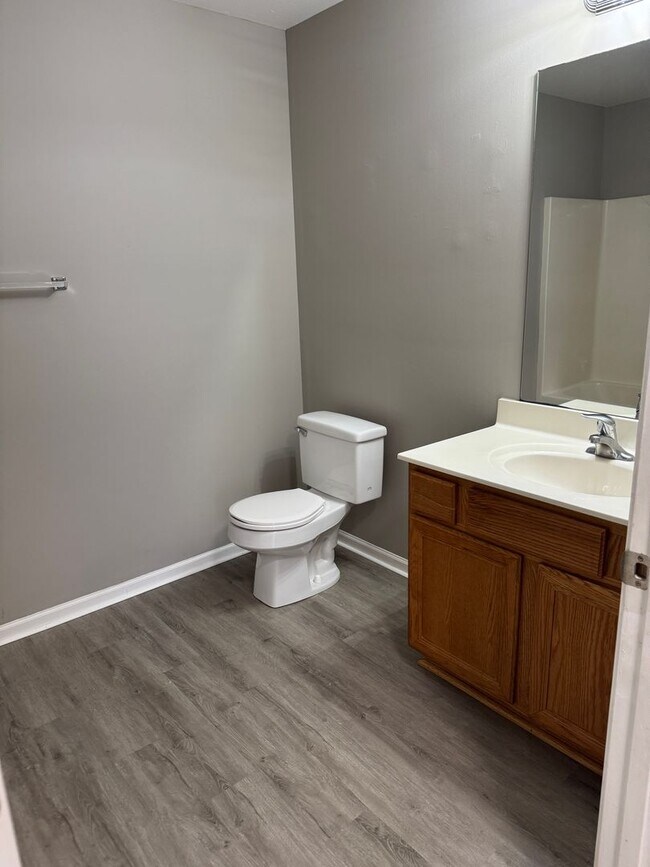 Building Photo - NEWLY RENOVATED: 2BR/1BA Duplex Homes in Hallsville, MO