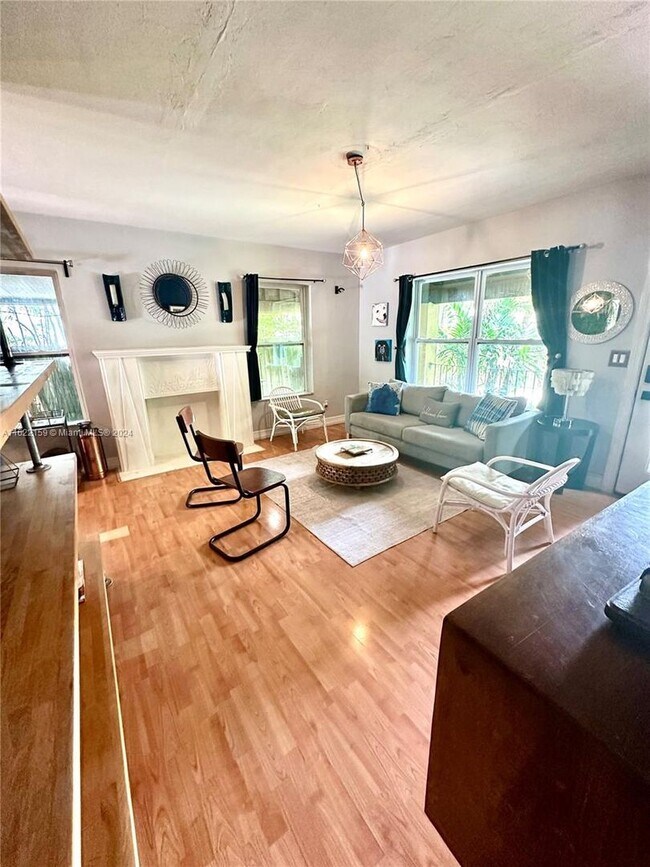 Foto del edificio - 3310 Oak Avenue 0, Miami, FL 33133