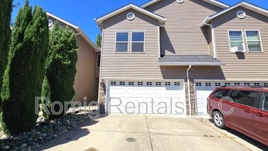 Building Photo - 8102 NE 36th Ct