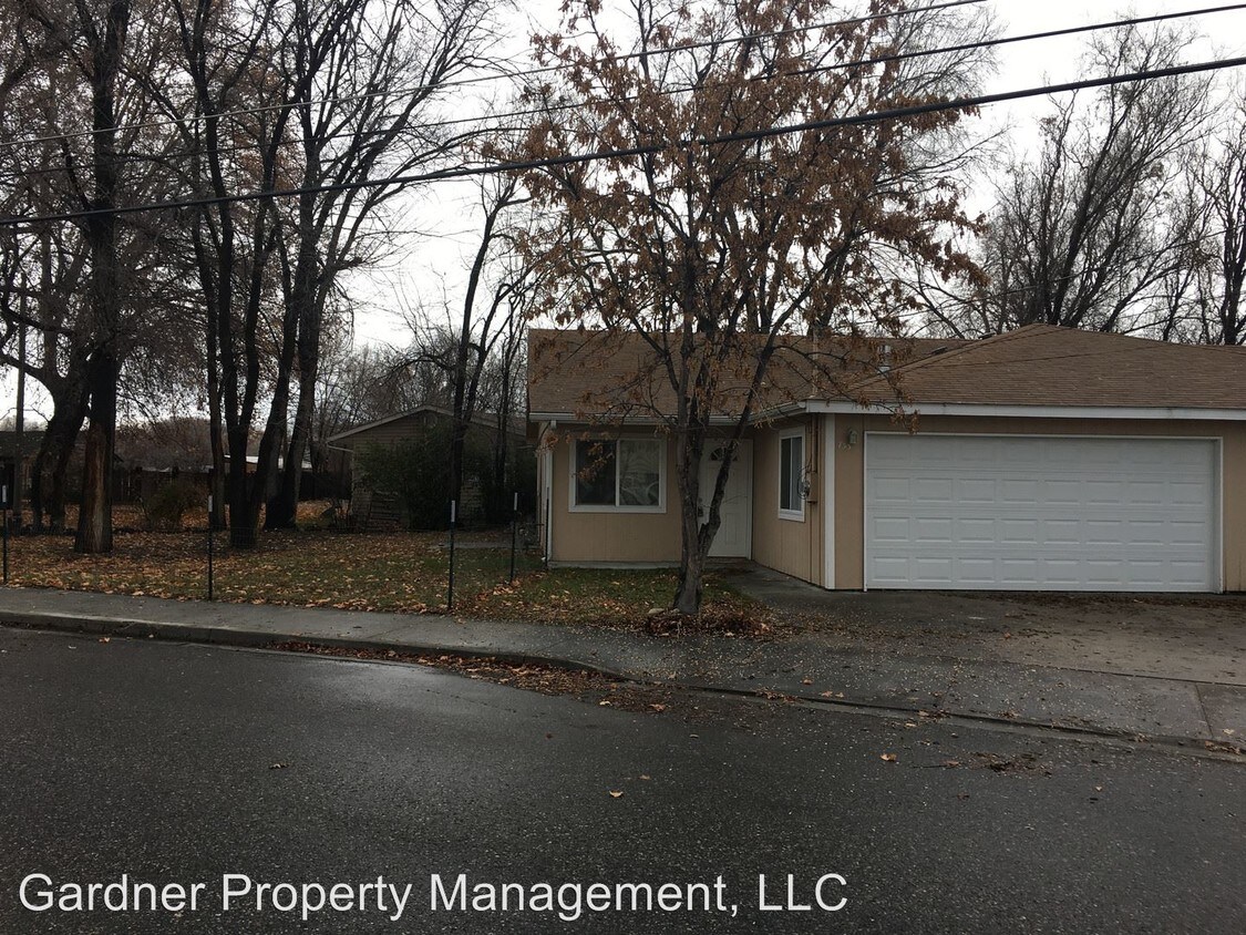 Primary Photo - 2 br, 1 bath Apartment - 733 W. 4th Street