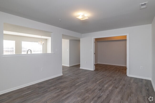 3BR, 2BA - 1,420SF - Living Room - Smith Farm Apartments