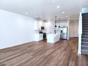 Building Photo - 362 N Lagrasse Ln
