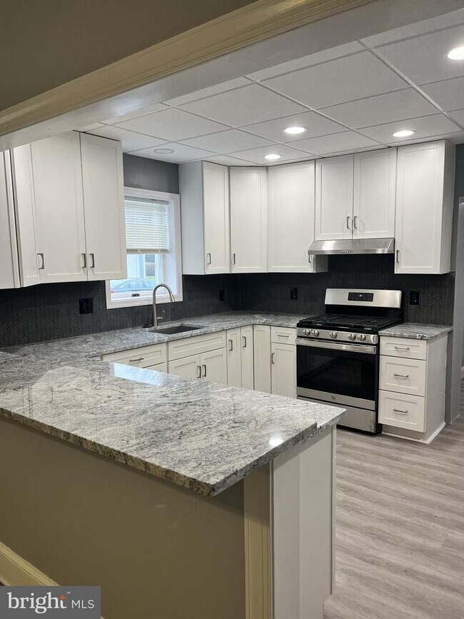 Building Photo - Welcome to 16 N Schuykill!