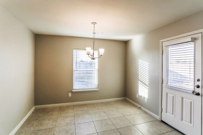 Building Photo - Bright 4-Bedroom Home with 2-Car Garage