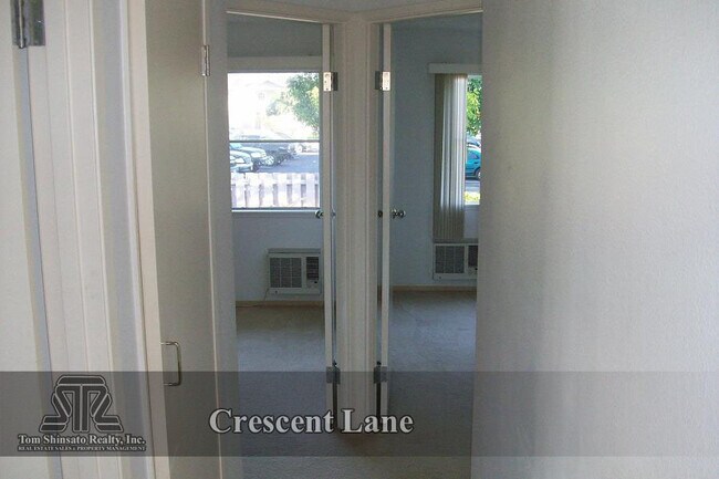 Foto del edificio - 2 bed/2 bath/2 park top floor townhouse in...