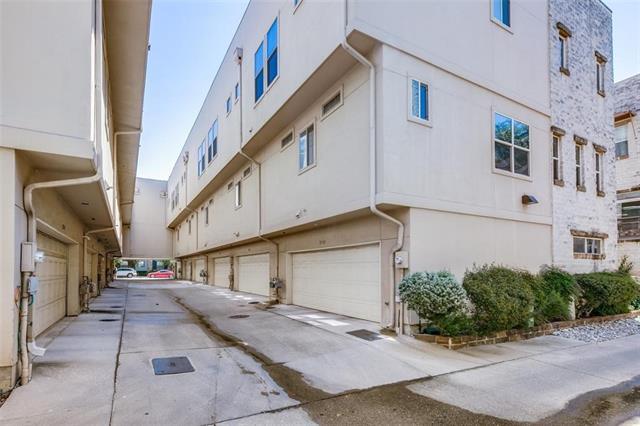 Building Photo - 2947 Thomas Ave