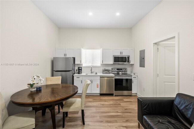 Foto del edificio - 830 SE 14th St
