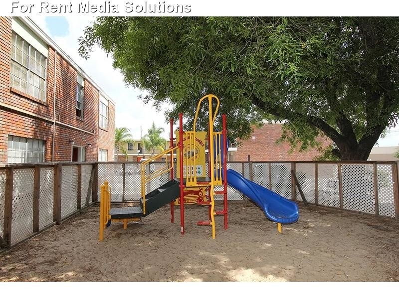 Foto del edificio - Move in Gobble Special