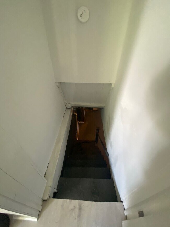 Building Photo - 3 bed 1 bath home in Center Township