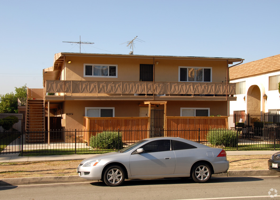 Foto del edificio - 19136 Sherman Way