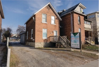 Building Photo - 566 Main St E