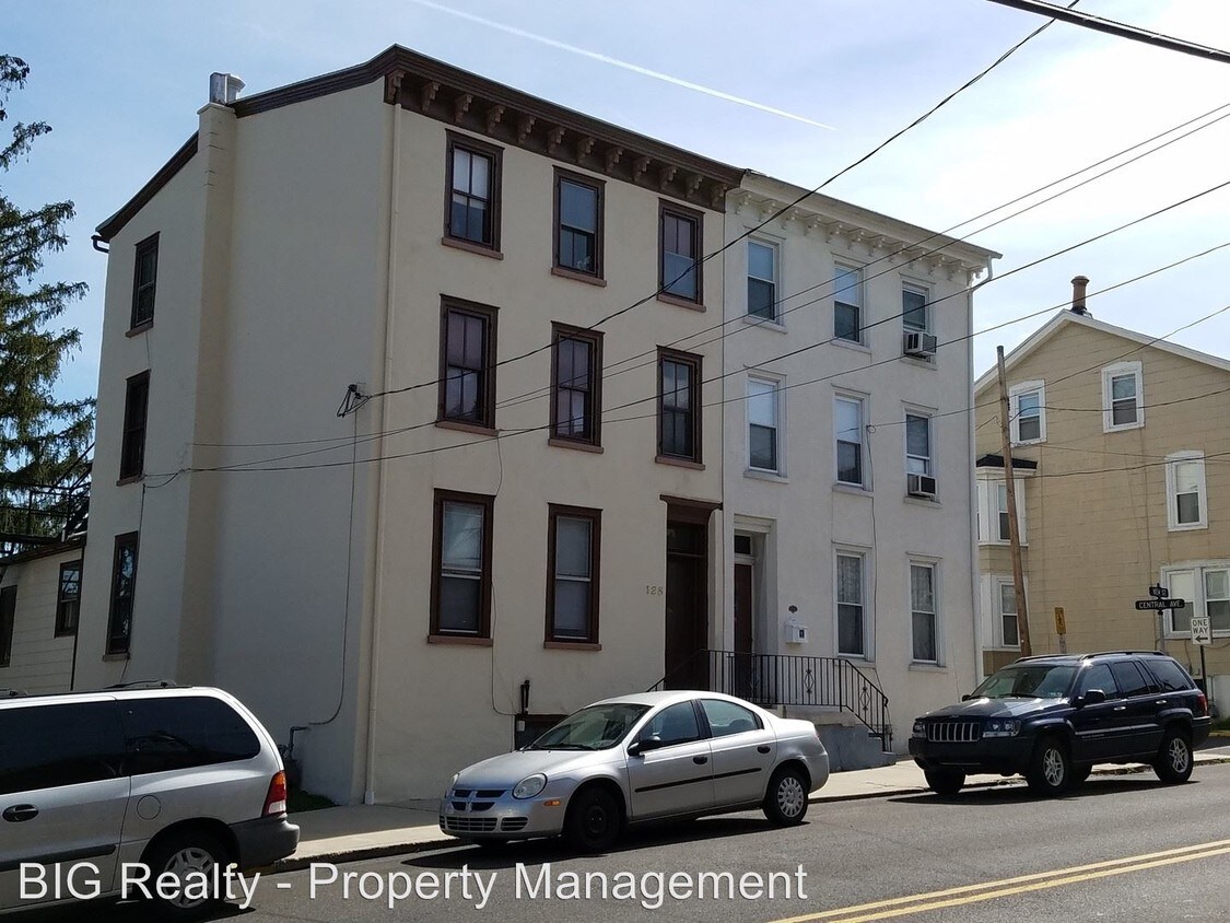 Primary Photo - 128 New St