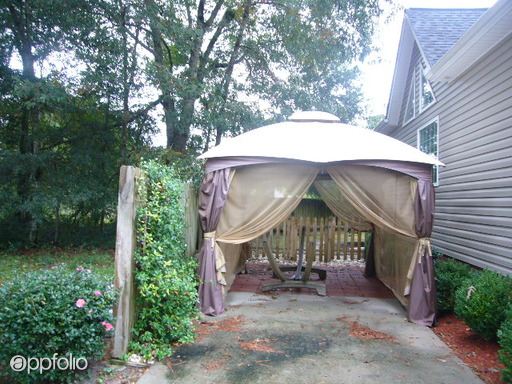 Foto del edificio - 413 Arden Oaks Cir