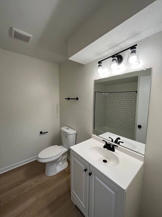 Foto del edificio - 5976 Darby Ln