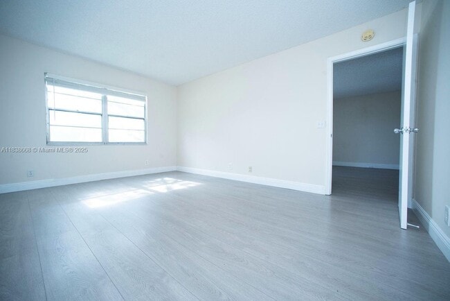 Building Photo - 1300 SW 125th Ave