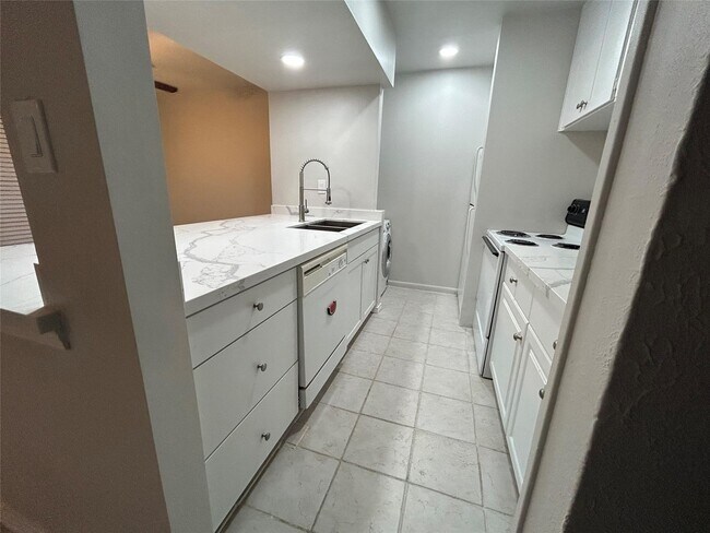 Foto del edificio - 5343 Richmond Ave