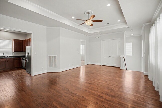 Foto del edificio - 1744 W 25th St