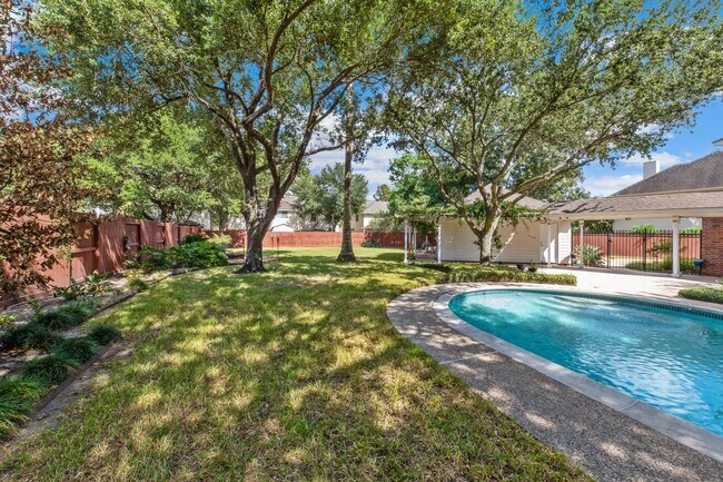 Foto del edificio - 15826 Jamie Lee Dr