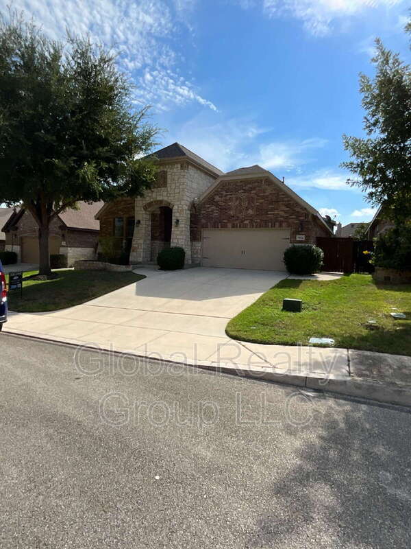 Foto del edificio - 7914 Milton Favor