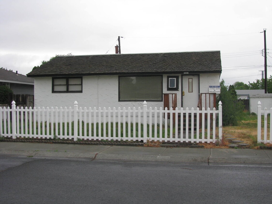 Primary Photo - House for Rent
