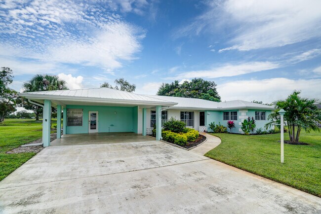 Building Photo - 3017 SE Santa Anita St