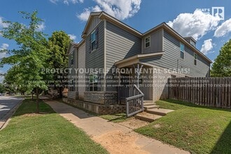 Building Photo - 1284 N Corsica Dr
