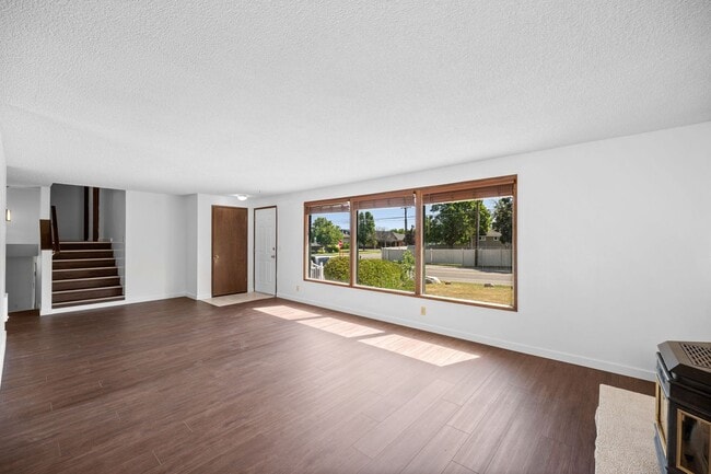 Building Photo - 806 S Adams Rd